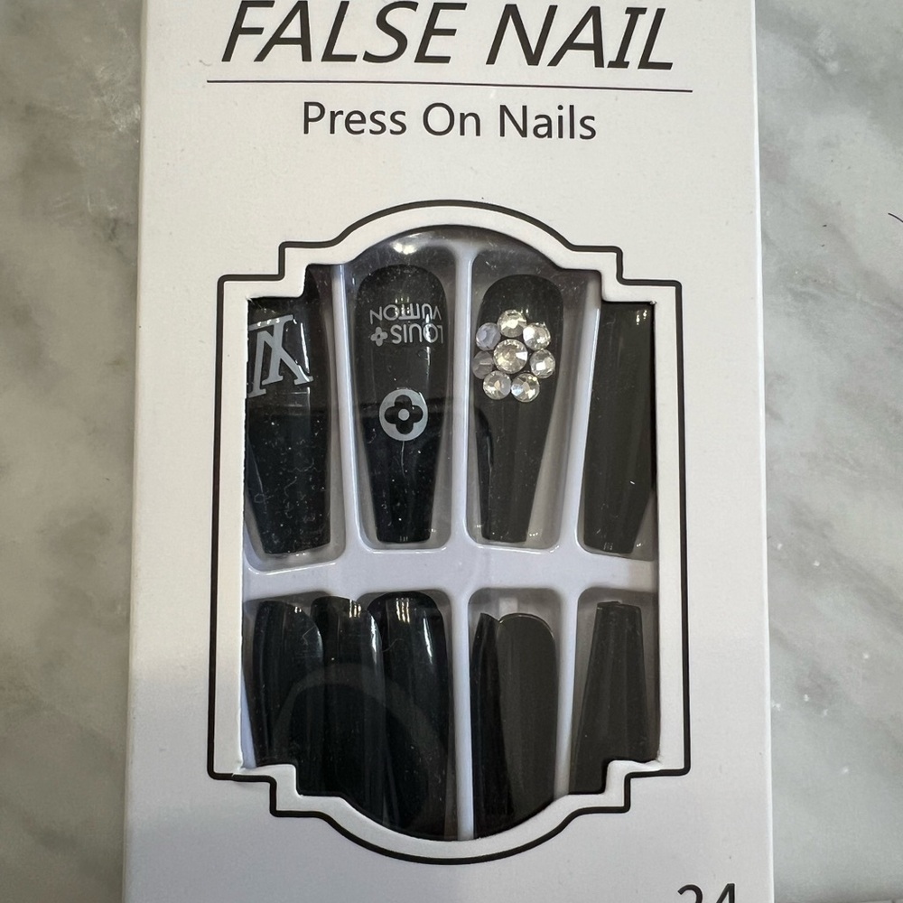 DESIGNER LV press on nails, 24 piece! BNIB!